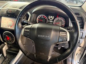Isuzu D-Max 300 3.0TD double cab LX auto - Image 8