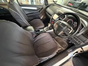 Isuzu D-Max 300 3.0TD double cab LX auto - Image 14