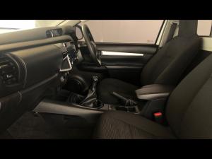 Toyota Hilux 2.4GD-6 single cab Raider manual - Image 7