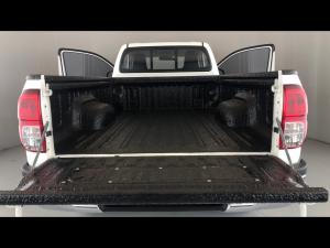 Toyota Hilux 2.4GD-6 single cab Raider manual - Image 13