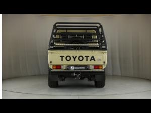 Toyota Land Cruiser 79 2.8GD-6 double cab auto - Image 5