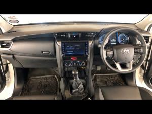 Toyota Fortuner 2.4GD-6 manual - Image 6