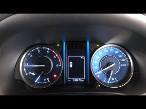 Toyota Fortuner 2.4GD-6 manual - Image 9