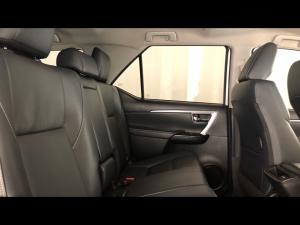 Toyota Fortuner 2.4GD-6 manual - Image 12