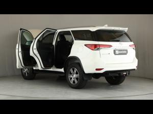 Toyota Fortuner 2.4GD-6 manual - Image 25