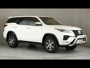 Toyota Fortuner 2.4GD-6 manual - Image 1