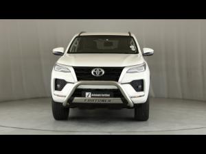 Toyota Fortuner 2.4GD-6 manual - Image 4