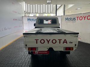 Toyota Land Cruiser 79 2.8GD-6 single cab auto - Image 5
