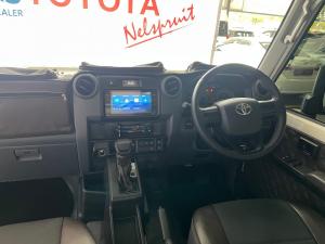 Toyota Land Cruiser 79 2.8GD-6 single cab auto - Image 6