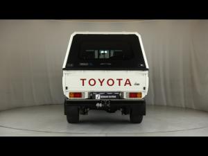 Toyota Land Cruiser 79 2.8GD-6 single cab auto - Image 5