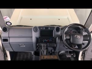 Toyota Land Cruiser 79 2.8GD-6 single cab auto - Image 6