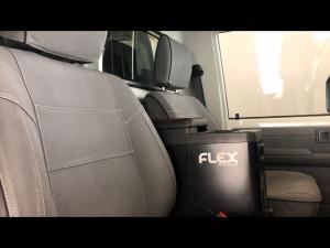 Toyota Land Cruiser 79 2.8GD-6 single cab auto - Image 12
