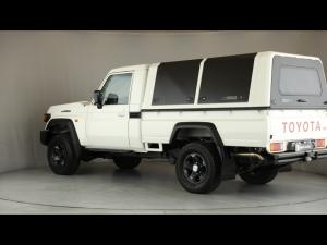 Toyota Land Cruiser 79 2.8GD-6 single cab auto - Image 21