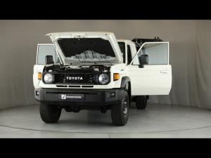 Toyota Land Cruiser 79 2.8GD-6 single cab auto - Image 28
