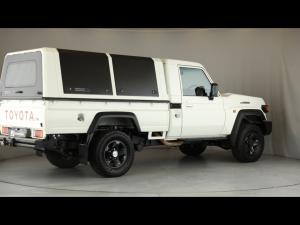 Toyota Land Cruiser 79 2.8GD-6 single cab auto - Image 2