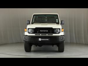 Toyota Land Cruiser 79 2.8GD-6 single cab auto - Image 4