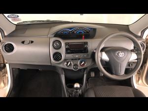 Toyota Etios hatch 1.5 Sprint - Image 6
