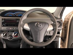 Toyota Etios hatch 1.5 Sprint - Image 8