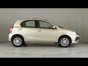 Toyota Etios hatch 1.5 Sprint - Image 3