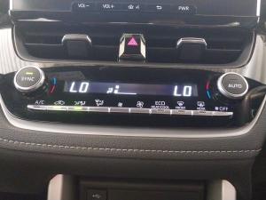 Toyota Corolla Cross 1.8 HEV XS - Image 15