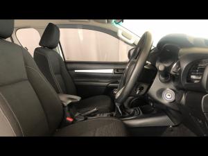 Toyota Hilux 2.4GD-6 Xtra cab Raider manual - Image 10