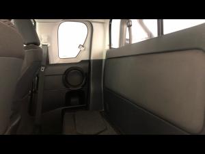Toyota Hilux 2.4GD-6 Xtra cab Raider manual - Image 11
