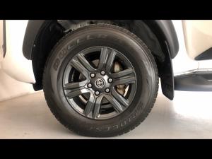 Toyota Hilux 2.4GD-6 Xtra cab Raider manual - Image 18