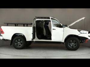 Toyota Hilux 2.4GD-6 Xtra cab Raider manual - Image 30