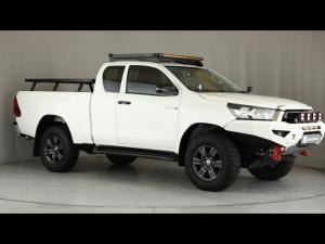 Toyota Hilux 2.4GD-6 Xtra cab Raider manual - Image 1