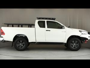 Toyota Hilux 2.4GD-6 Xtra cab Raider manual - Image 3