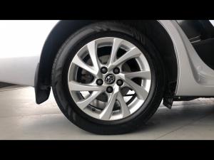 Toyota Corolla 1.6 Prestige auto - Image 20