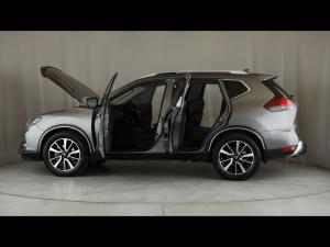 Nissan X-Trail 2.5 4x4 Tekna - Image 26