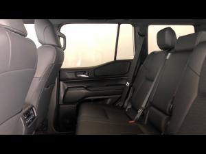 Toyota Land Cruiser Prado 2.8GD VX-R - Image 11