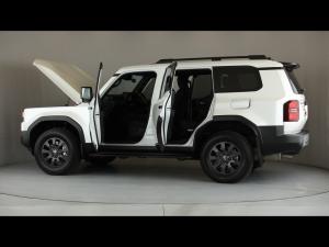Toyota Land Cruiser Prado 2.8GD VX-R - Image 26