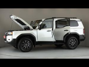 Toyota Land Cruiser Prado 2.8GD VX-R - Image 27