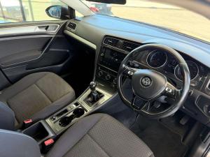 Volkswagen Golf VII 1.0 TSI Trendline - Image 12