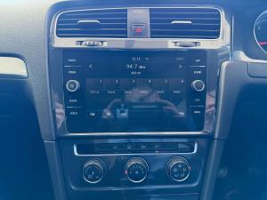 Volkswagen Golf VII 1.0 TSI Trendline - Image 17
