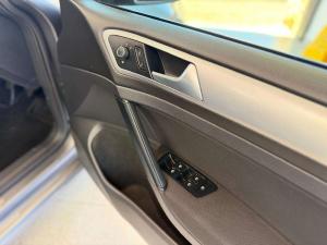 Volkswagen Golf VII 1.0 TSI Trendline - Image 20