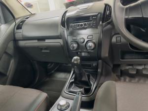 Isuzu D-Max 250 4x4 Hi-Ride - Image 5