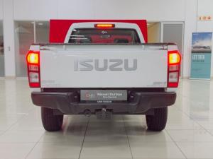 Isuzu D-Max 250 4x4 Hi-Ride - Image 6