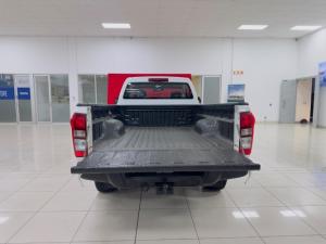 Isuzu D-Max 250 4x4 Hi-Ride - Image 8