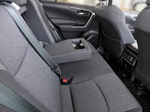 Toyota RAV4 2.0 GX auto - Image 8