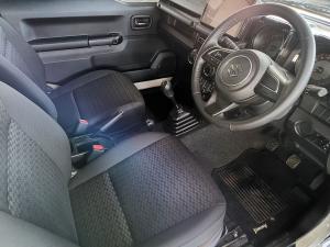 Suzuki Jimny 1.5 GLX AllGrip 3-door manual - Image 9