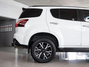 Isuzu mu-X 3.0 - Image 8