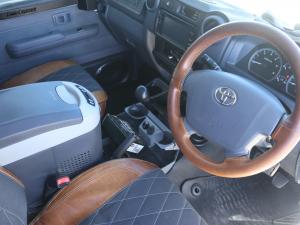 Toyota Land Cruiser 79 4.5D-4D V8 double cab LX - Image 16