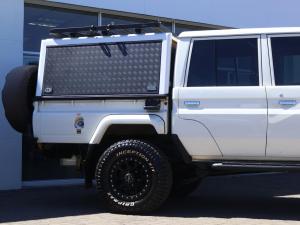 Toyota Land Cruiser 79 4.5D-4D V8 double cab LX - Image 3