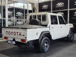 Toyota Land Cruiser 79 2.8GD-6 double cab auto - Image 6