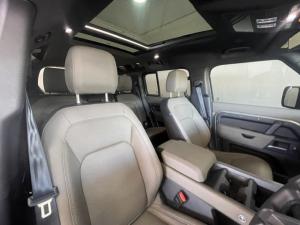 Land Rover Defender 110 D350 X-Dynamic HSE - Image 10
