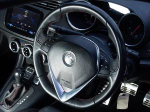 Alfa Romeo Giulietta 1750TBi Veloce - Image 16
