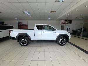 Toyota Hilux 2.8GD-6 Xtra cab Raider X - Image 3